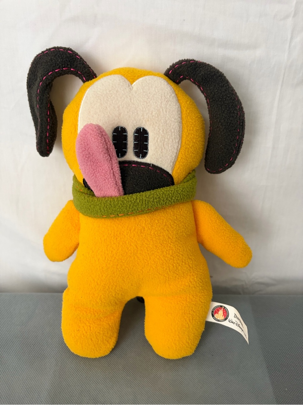 Disney Pluto Plush Dog Authentic Disneyland Parks (F171)